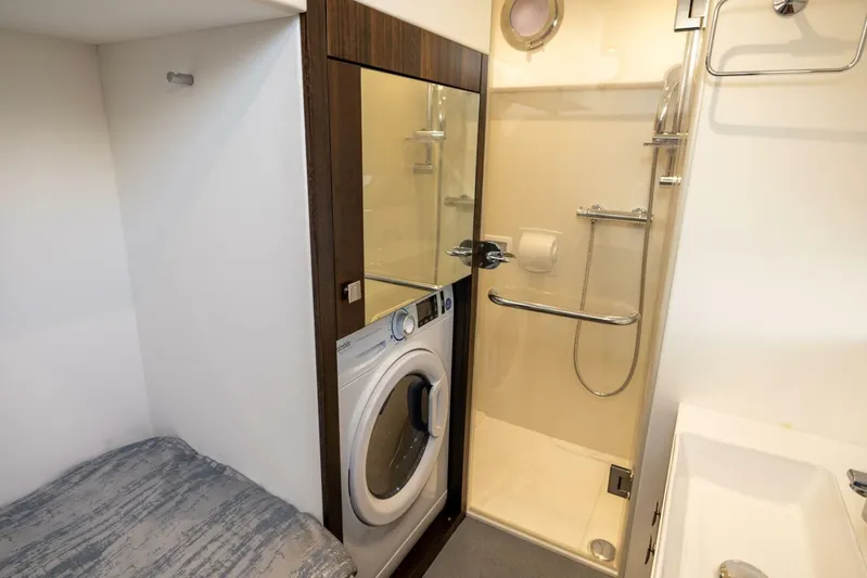  Yacht Photos Pics 2024 Sunseeker Manhattan 55 - Image 92