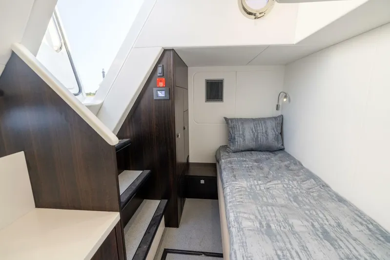  Yacht Photos Pics 2024 Sunseeker Manhattan 55 - Image 95