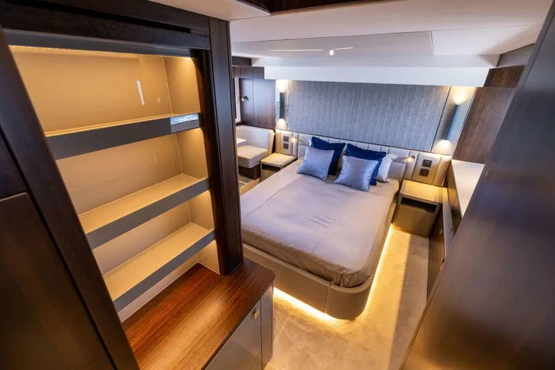  Yacht Photos Pics 2024 Sunseeker Manhattan 55 - Image 41