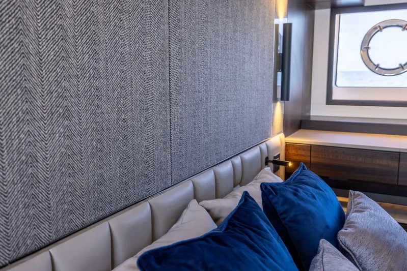  Yacht Photos Pics 2024 Sunseeker Manhattan 55 - Image 48