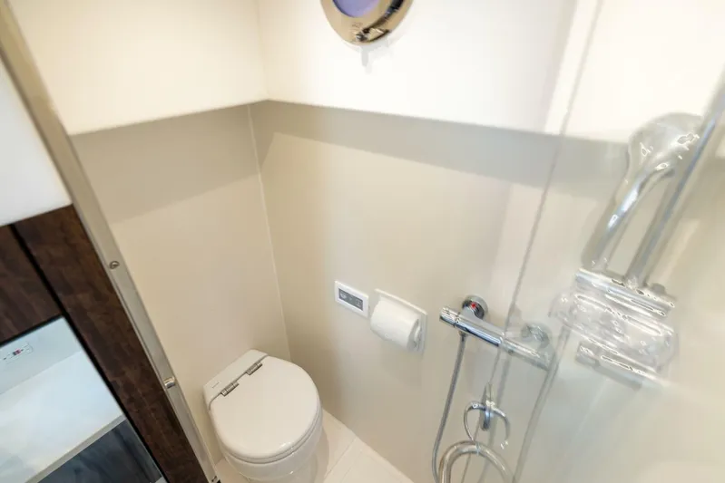  Yacht Photos Pics 2024 Sunseeker Manhattan 55 - Image 94