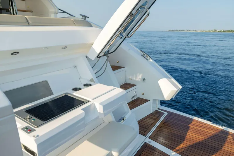  Yacht Photos Pics 2024 Sunseeker Manhattan 55 - Image 13