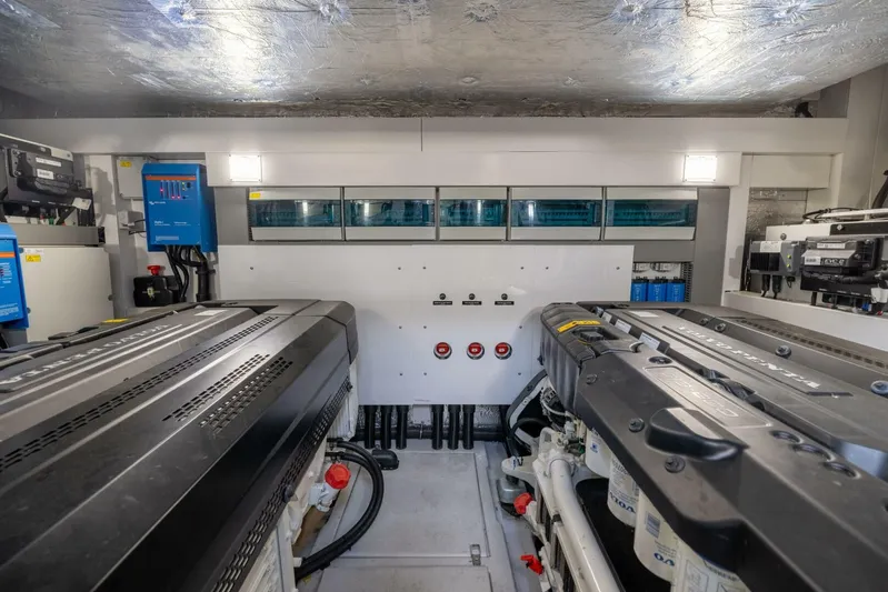  Yacht Photos Pics 2024 Sunseeker Manhattan 55 - Image 83