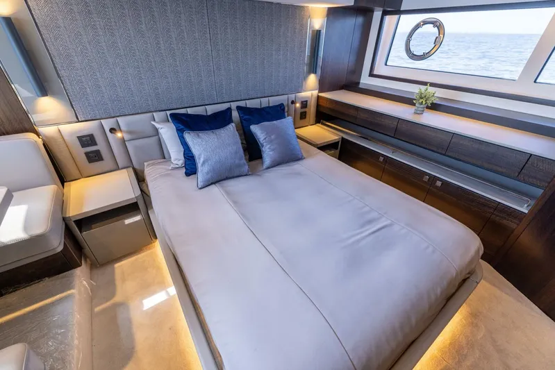  Yacht Photos Pics 2024 Sunseeker Manhattan 55 - Image 50