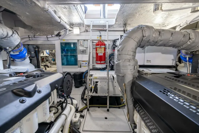  Yacht Photos Pics 2024 Sunseeker Manhattan 55 - Image 86