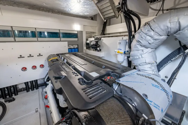  Yacht Photos Pics 2024 Sunseeker Manhattan 55 - Image 84