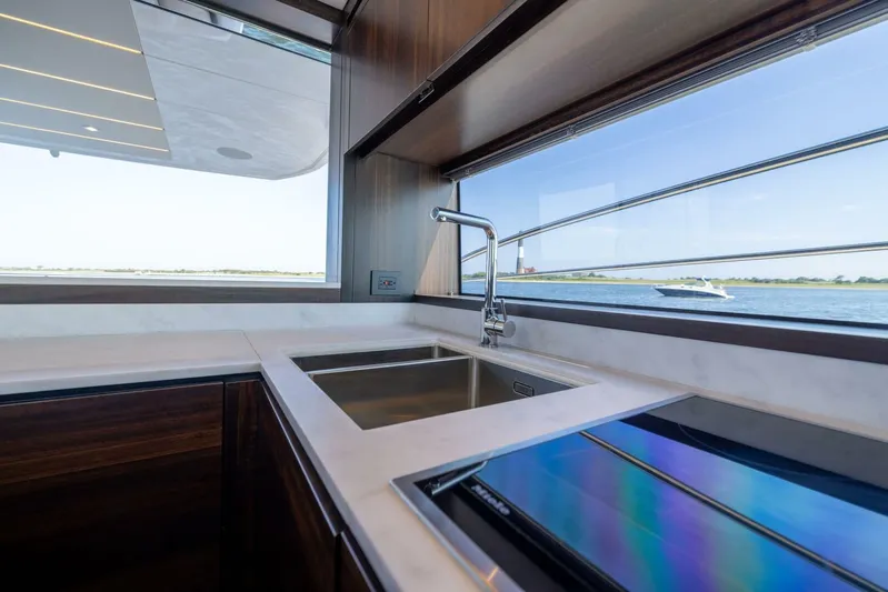  Yacht Photos Pics 2024 Sunseeker Manhattan 55 - Image 23