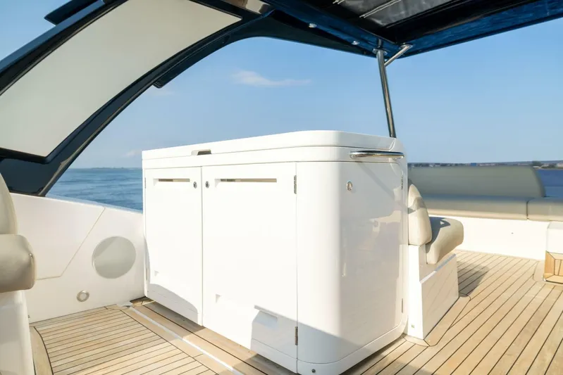  Yacht Photos Pics 2024 Sunseeker Manhattan 55 - Image 61