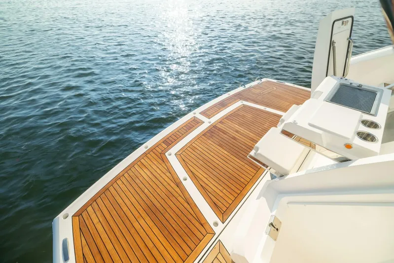  Yacht Photos Pics 2024 Sunseeker Manhattan 55 - Image 14