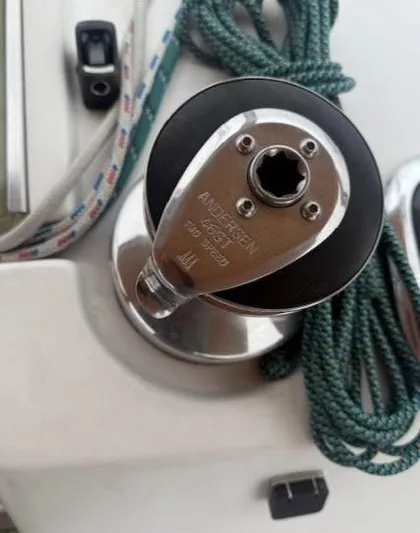 Jet Stream Yacht Photos Pics Winch on 2003 Wauquiez Centurion 45s sailboat with ropes and Andersen branding.