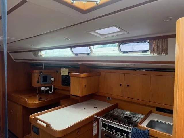 Jet Stream Yacht Photos Pics Interior of 2003 Wauquiez Centurion 45s yacht, featuring a well-equipped kitchen area.