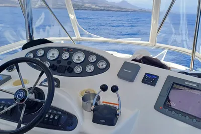 2005 Riviera 37 Flybridge