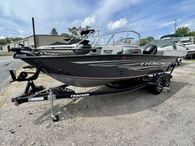 2018 Tracker V19 WT TARGA