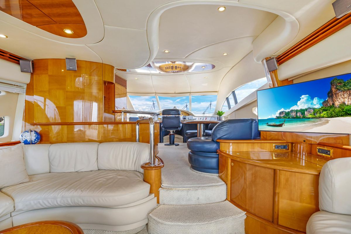 2004 Azimut 62 
