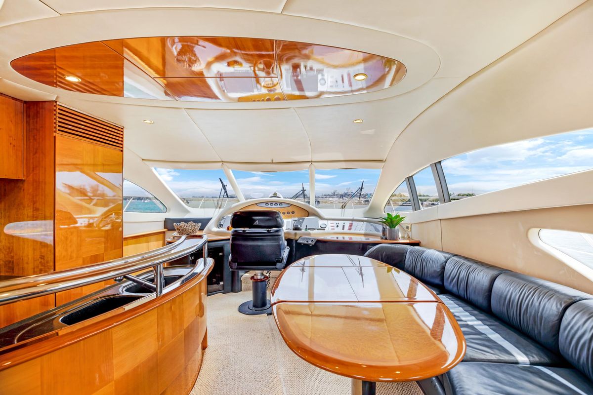 2004 Azimut 62 