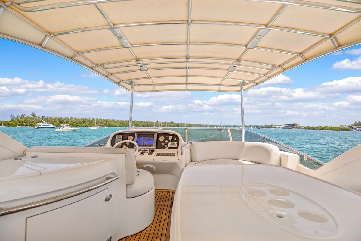 2004 Azimut 62 