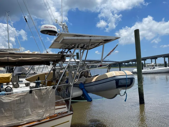 Island Pursuit Yacht Photos Pics 