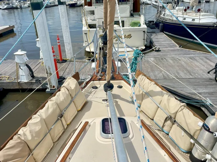 Island Pursuit Yacht Photos Pics 