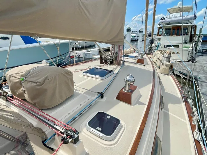 Island Pursuit Yacht Photos Pics 