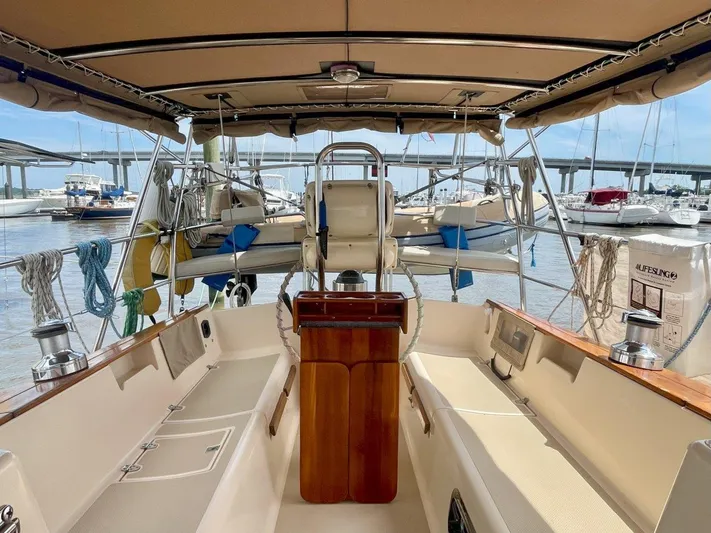 Island Pursuit Yacht Photos Pics 