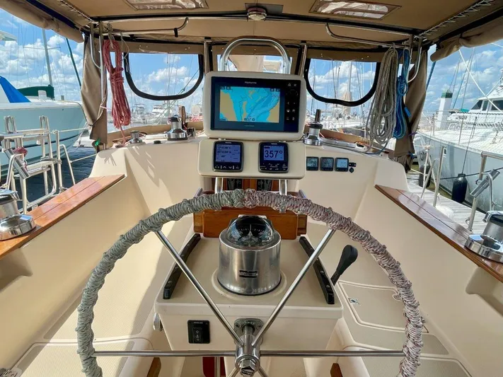 Island Pursuit Yacht Photos Pics 