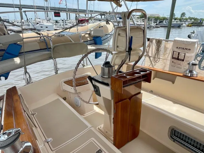 Island Pursuit Yacht Photos Pics 