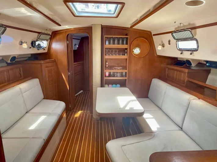 Island Pursuit Yacht Photos Pics 