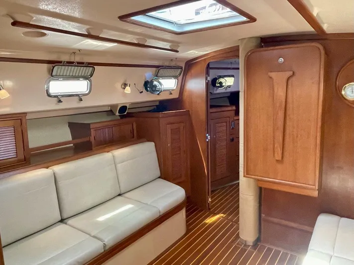 Island Pursuit Yacht Photos Pics 