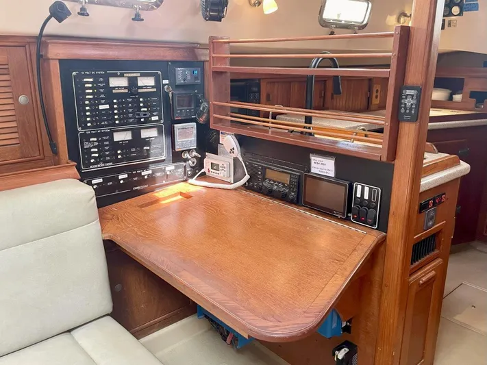 Island Pursuit Yacht Photos Pics 