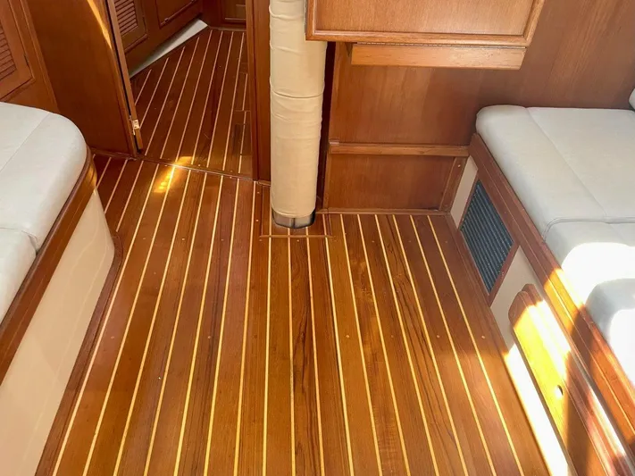 Island Pursuit Yacht Photos Pics 