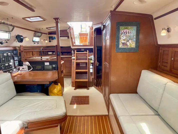 Island Pursuit Yacht Photos Pics 