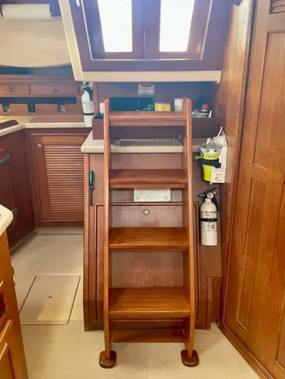 Island Pursuit Yacht Photos Pics 