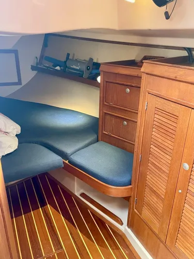 Island Pursuit Yacht Photos Pics 