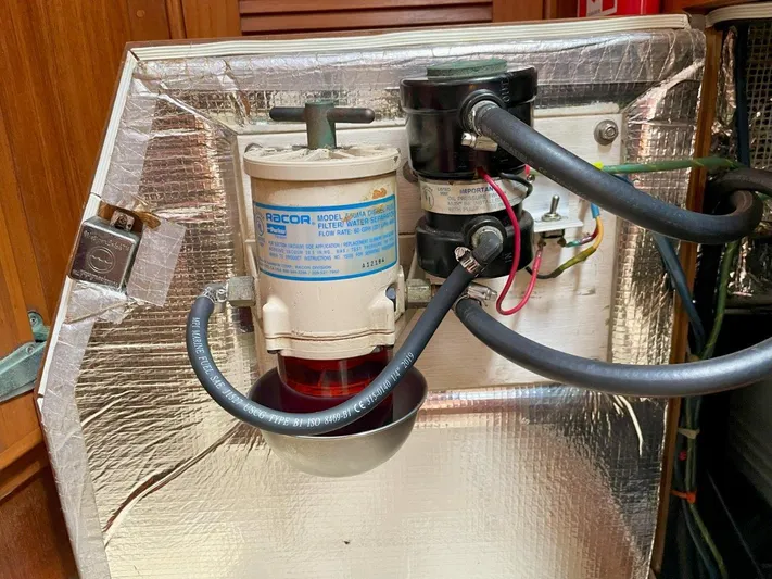 Island Pursuit Yacht Photos Pics 