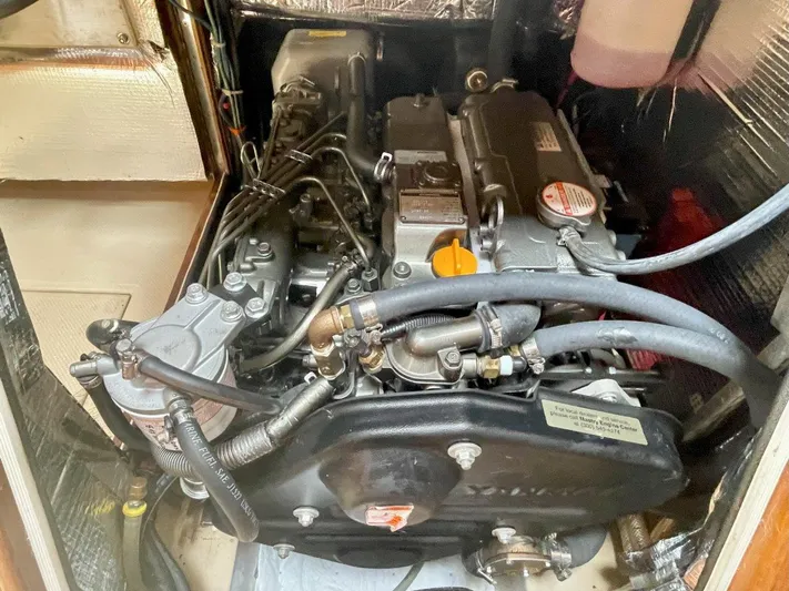 Island Pursuit Yacht Photos Pics 