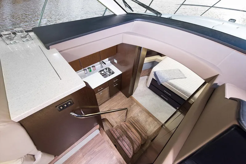 Ramble On Yacht Photos Pics 