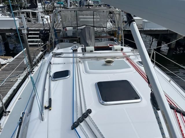 2006 Hunter Deck Salon