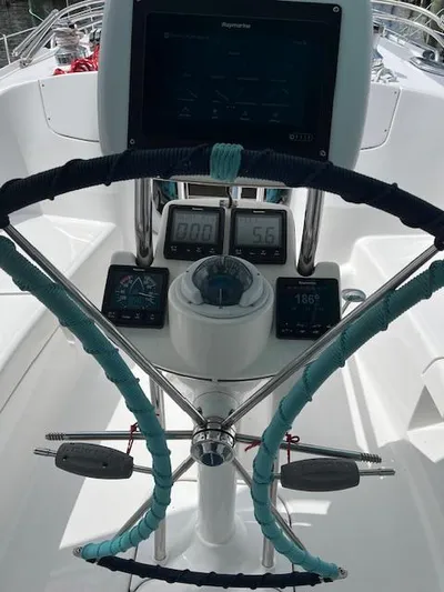 Honu Yacht Photos Pics 