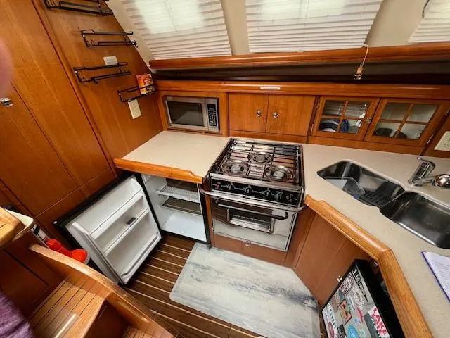 Honu Yacht Photos Pics 