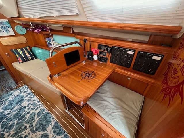 2006 Hunter Deck Salon