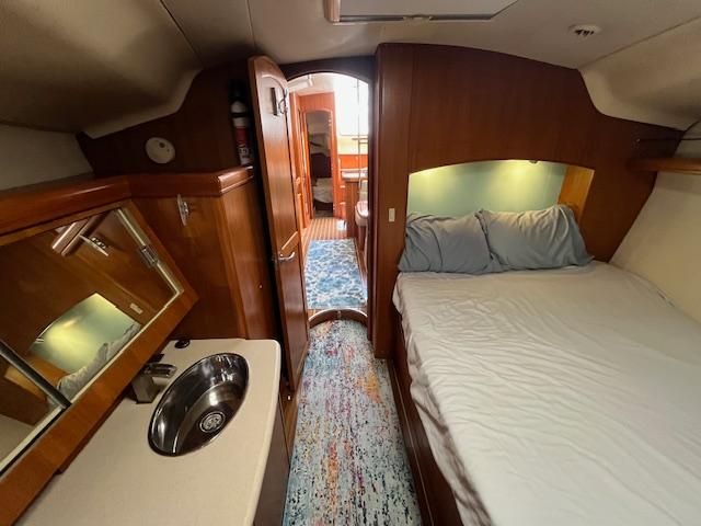 2006 Hunter Deck Salon