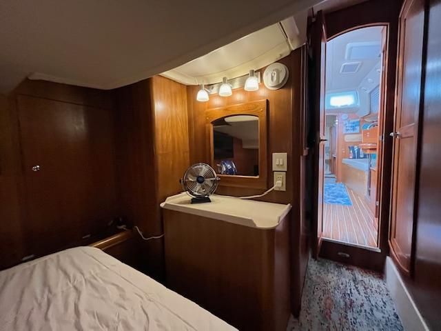 2006 Hunter Deck Salon
