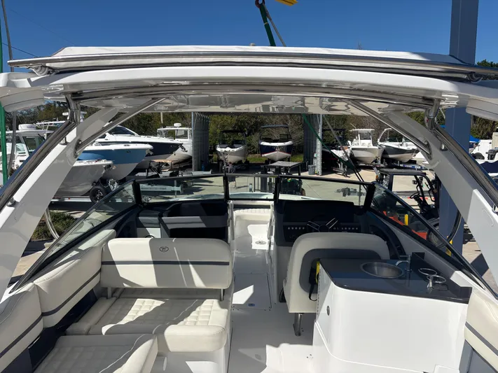  Yacht Photos Pics 2021 Cobalt 30 Sc - Image 34