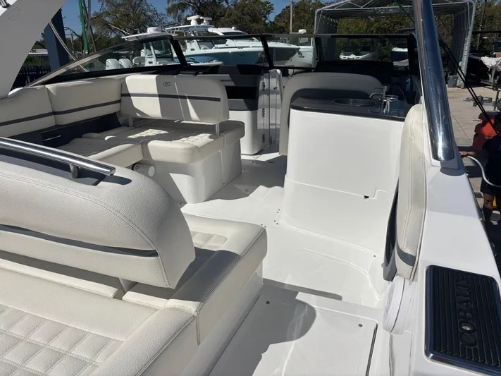  Yacht Photos Pics 2021 Cobalt 30 Sc - Image 33