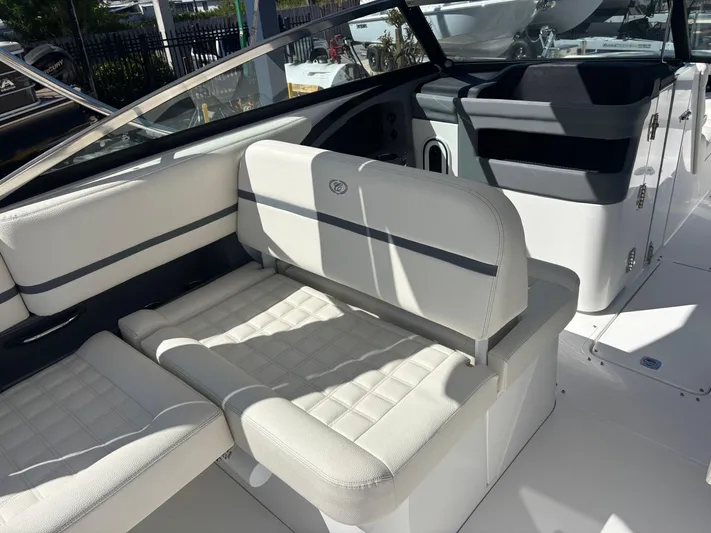  Yacht Photos Pics 2021 Cobalt 30 Sc - Image 27