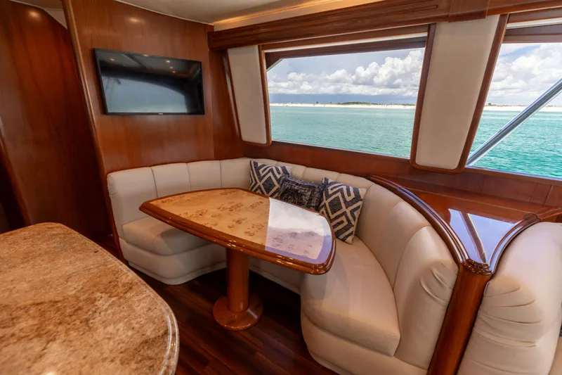 Smooth Ride Yacht Photos Pics 2015 Viking 70 Convertible  Dinette