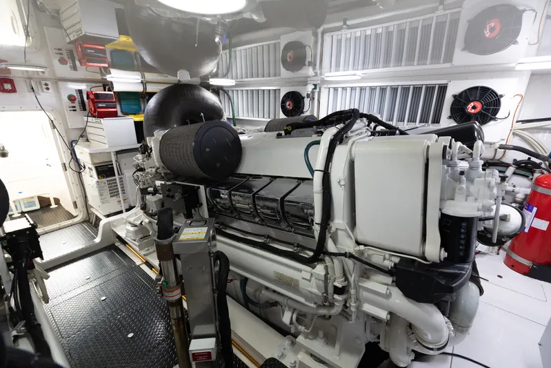 Smooth Ride Yacht Photos Pics 2015 Viking 70 Convertible Engine Room