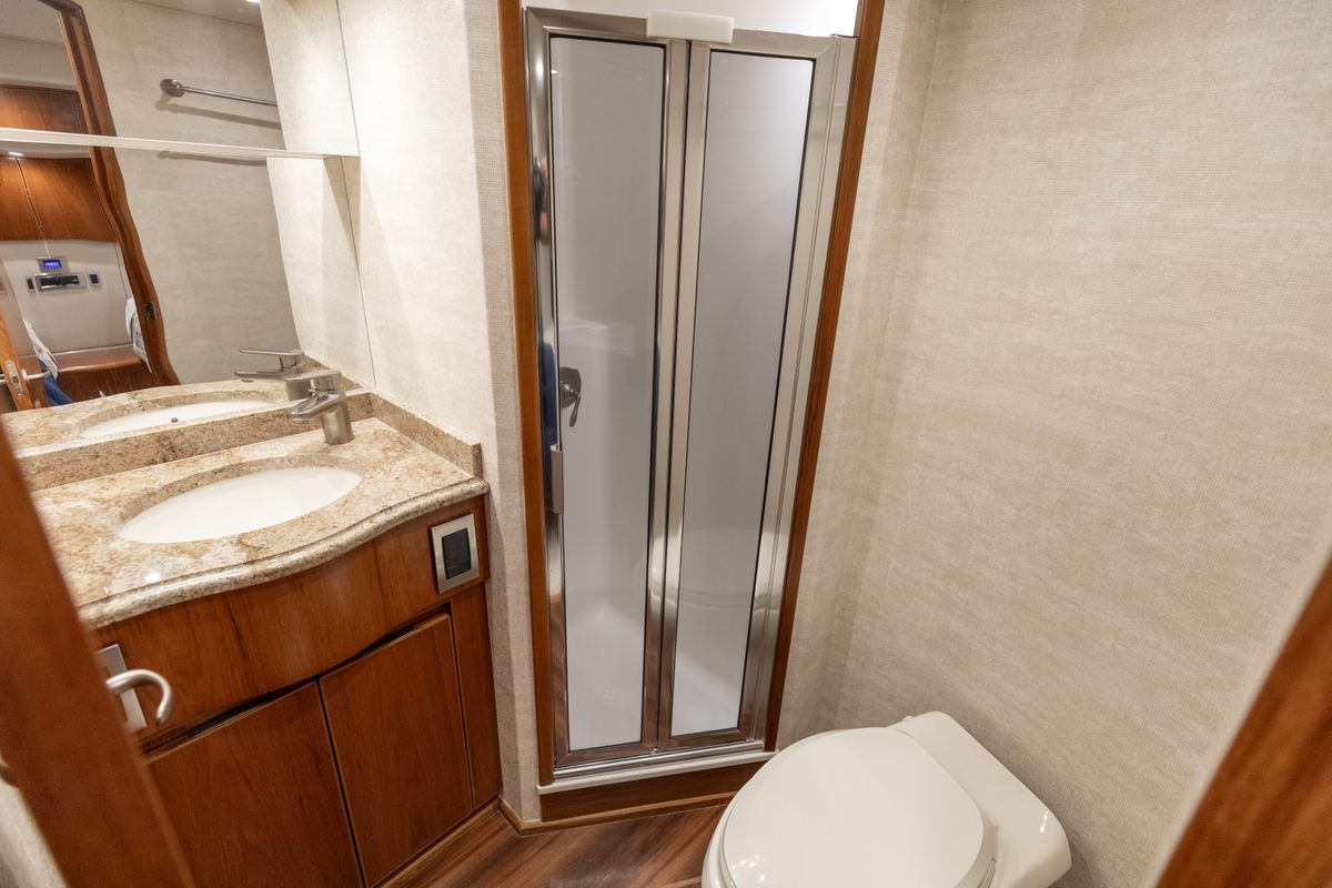 2015 Viking 70 