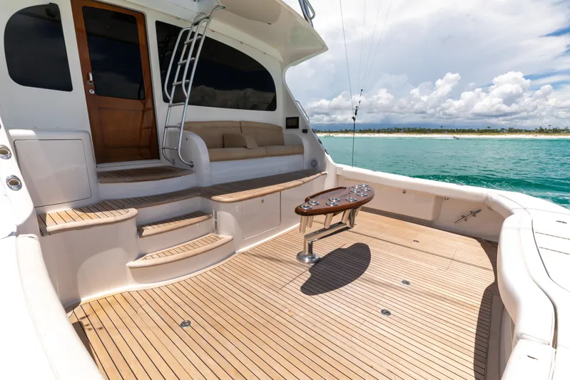 Smooth Ride Yacht Photos Pics 2015 Viking 70 Convertible Cockpit 4