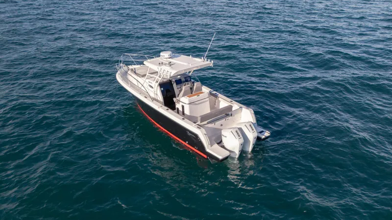  Yacht Photos Pics SeaWell 290XL boat cruising on open water, 2025 model.